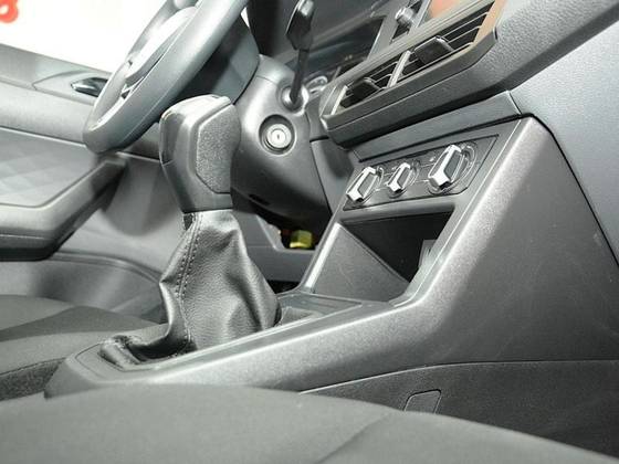 VOLKSWAGEN POLO 1.0 MPI MANUAL
